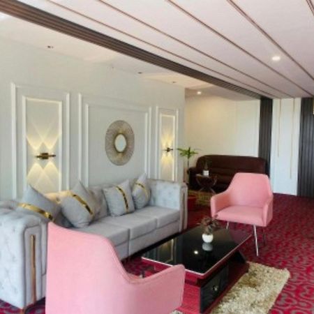 Vovo Hotels Yelahanka Dış mekan fotoğraf