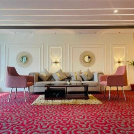 Vovo Hotels Yelahanka Dış mekan fotoğraf