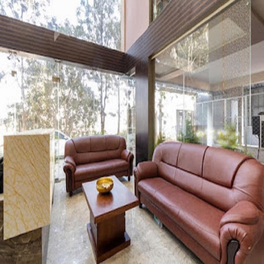 Vovo Hotels Yelahanka Dış mekan fotoğraf