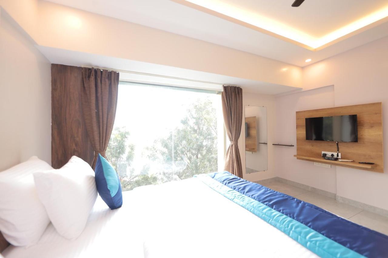 Vovo Hotels Yelahanka Dış mekan fotoğraf