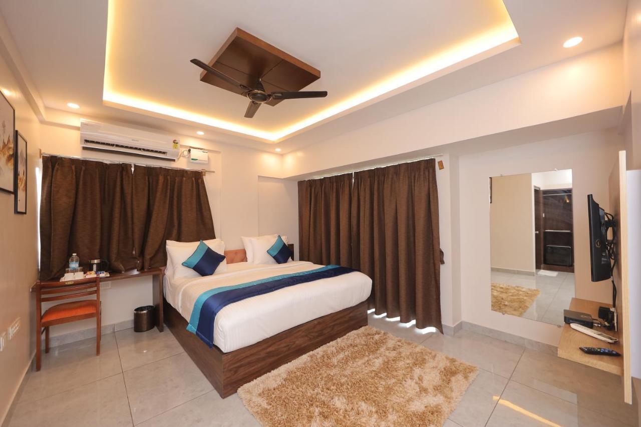 Vovo Hotels Yelahanka Dış mekan fotoğraf