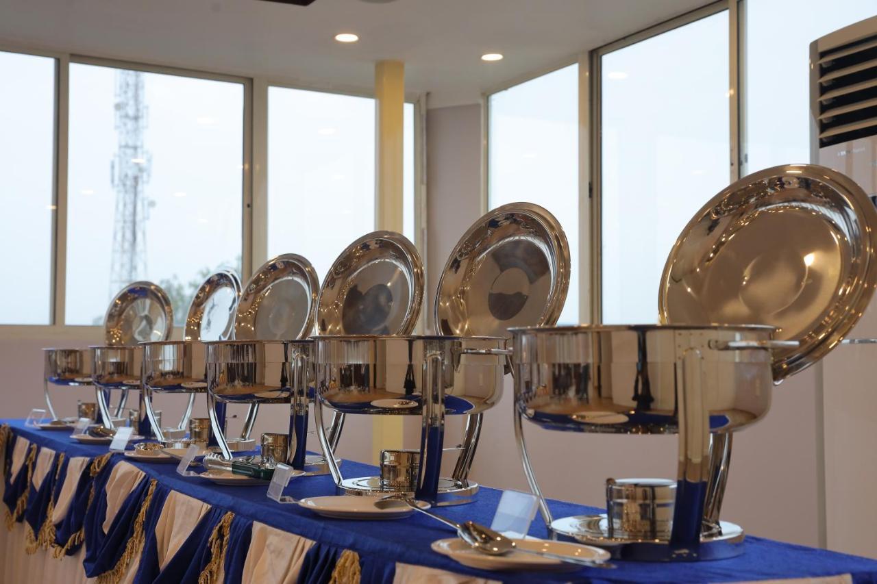 Vovo Hotels Yelahanka Dış mekan fotoğraf