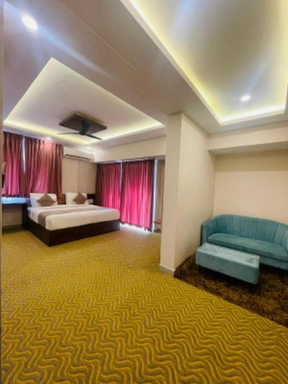 Vovo Hotels Yelahanka Dış mekan fotoğraf