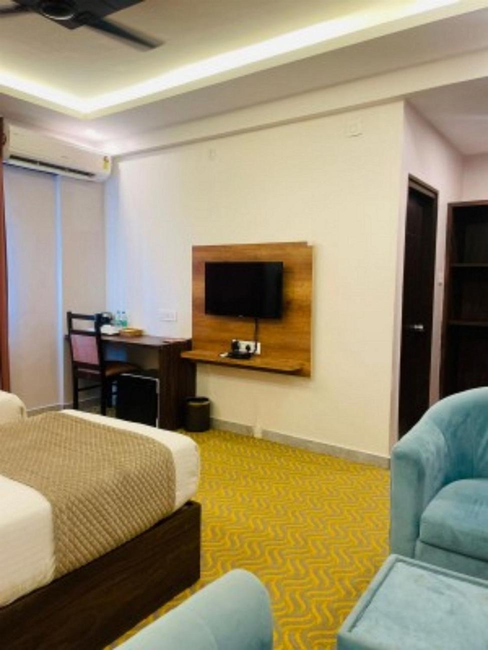 Vovo Hotels Yelahanka Dış mekan fotoğraf