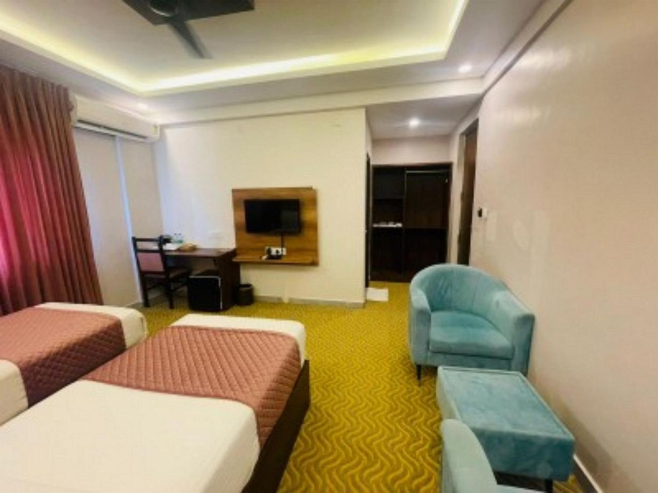 Vovo Hotels Yelahanka Dış mekan fotoğraf
