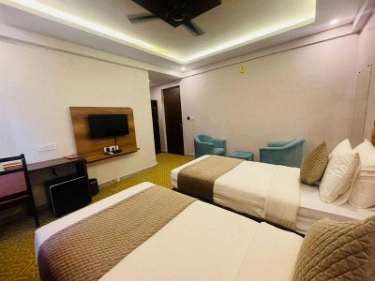 Vovo Hotels Yelahanka Dış mekan fotoğraf