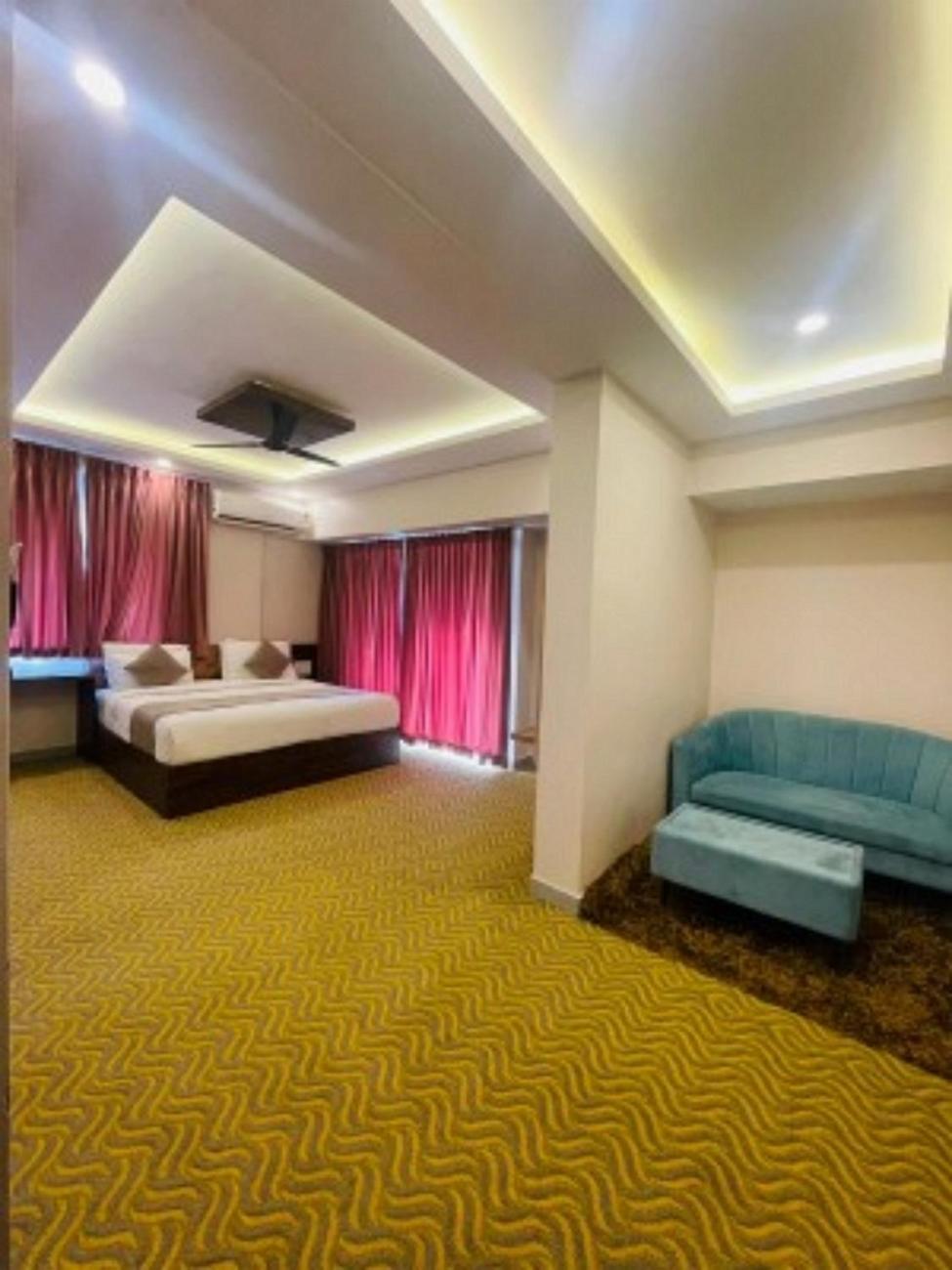 Vovo Hotels Yelahanka Dış mekan fotoğraf