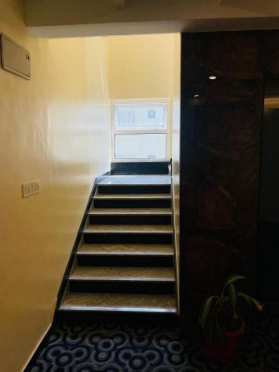 Vovo Hotels Yelahanka Dış mekan fotoğraf