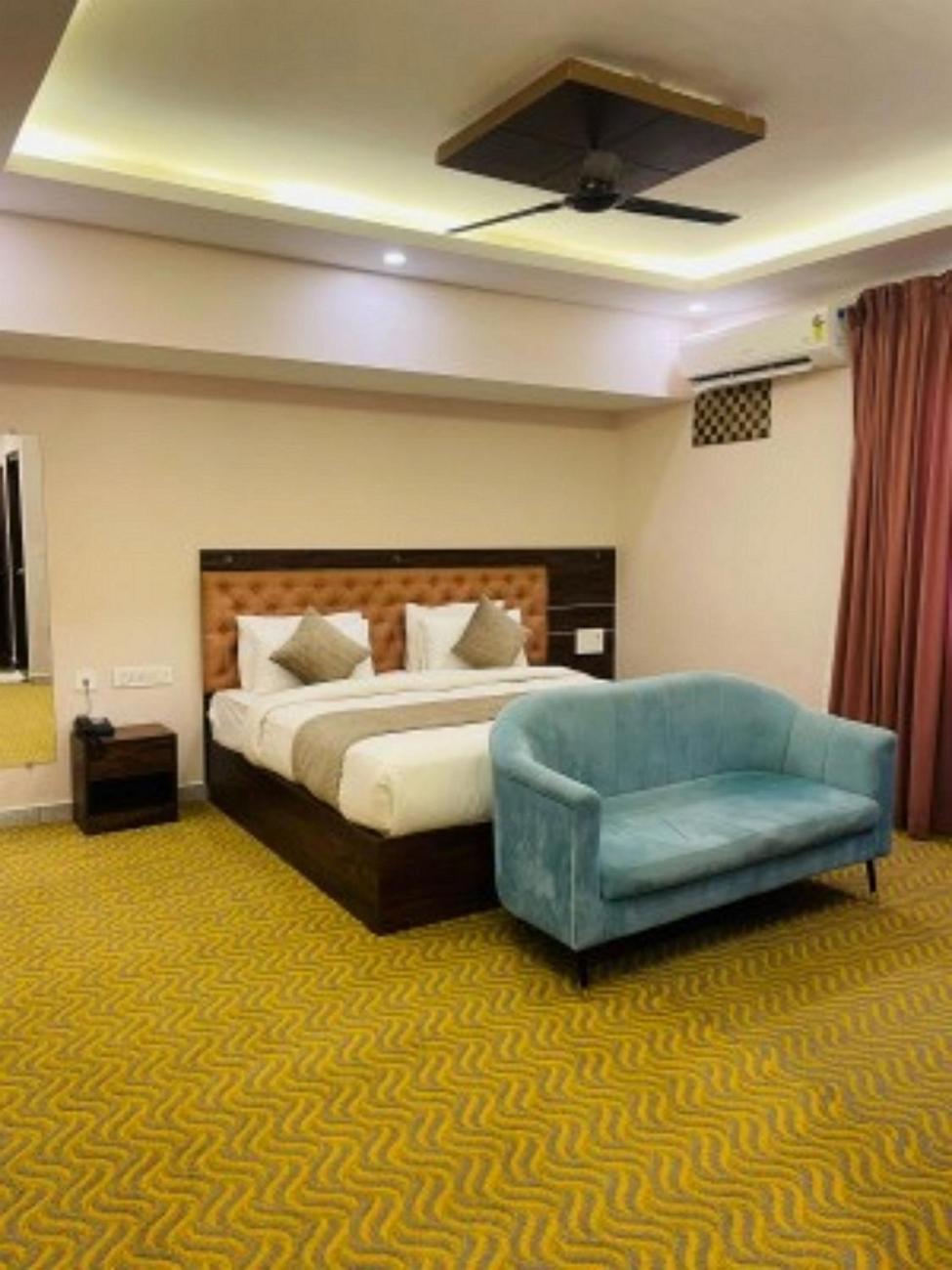 Vovo Hotels Yelahanka Dış mekan fotoğraf