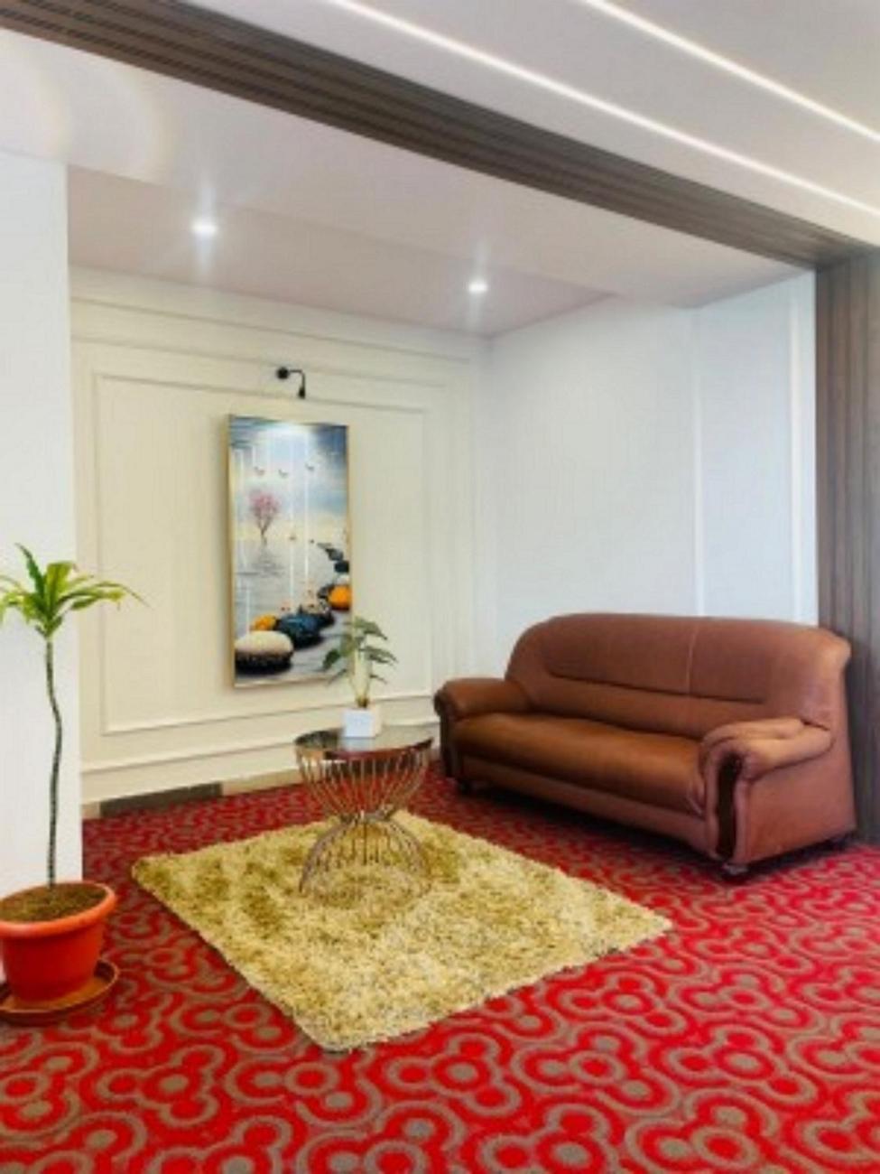 Vovo Hotels Yelahanka Dış mekan fotoğraf