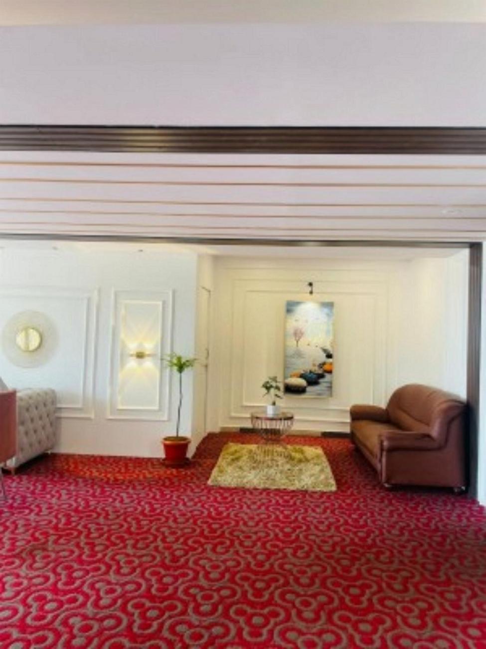 Vovo Hotels Yelahanka Dış mekan fotoğraf